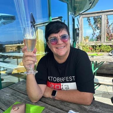 Estie, founder of SafferBiz